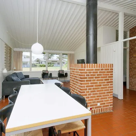 Holiday home Xiv *